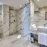 Serenity 4*