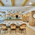 מלון Serenity 4*