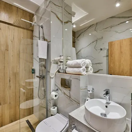 Отель Serenity 4*