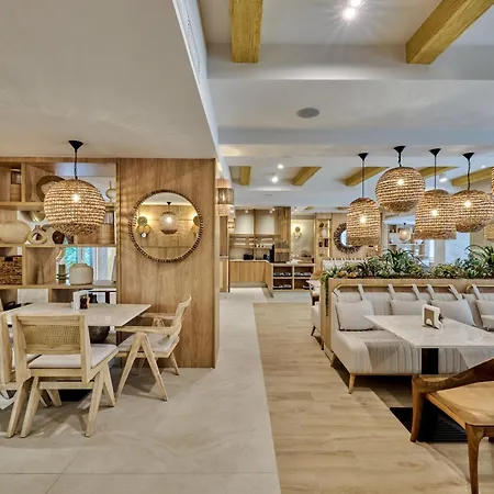 Отель Serenity 4*