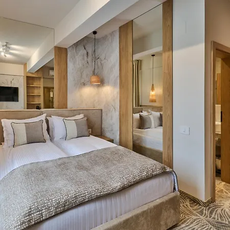 Отель Serenity 4*