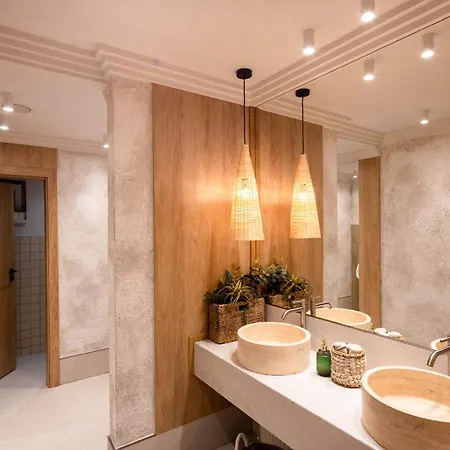 Hotell Serenity 4*