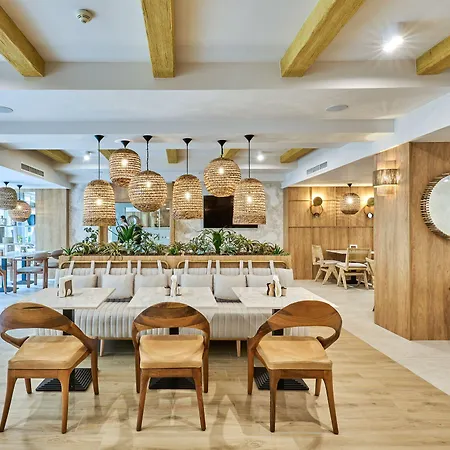 Отель Serenity 4*