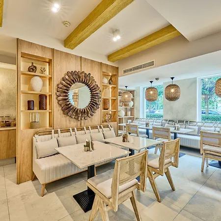 Отель Serenity 4*