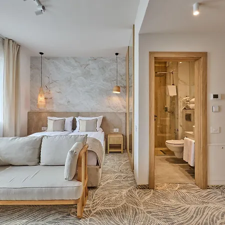 Serenity Hotell 4*