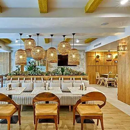 Отель Serenity 4*